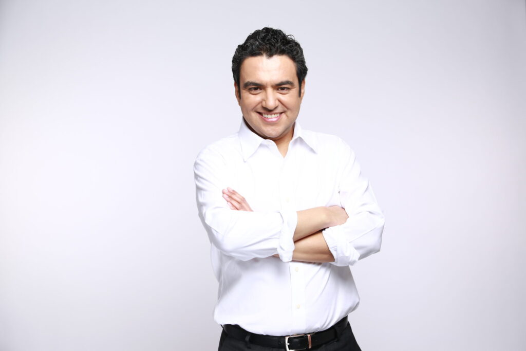 Camilo Rodriguez, fondateur de Machine Learning Lab, en conférence sur l'intelligence artificielle à Paris